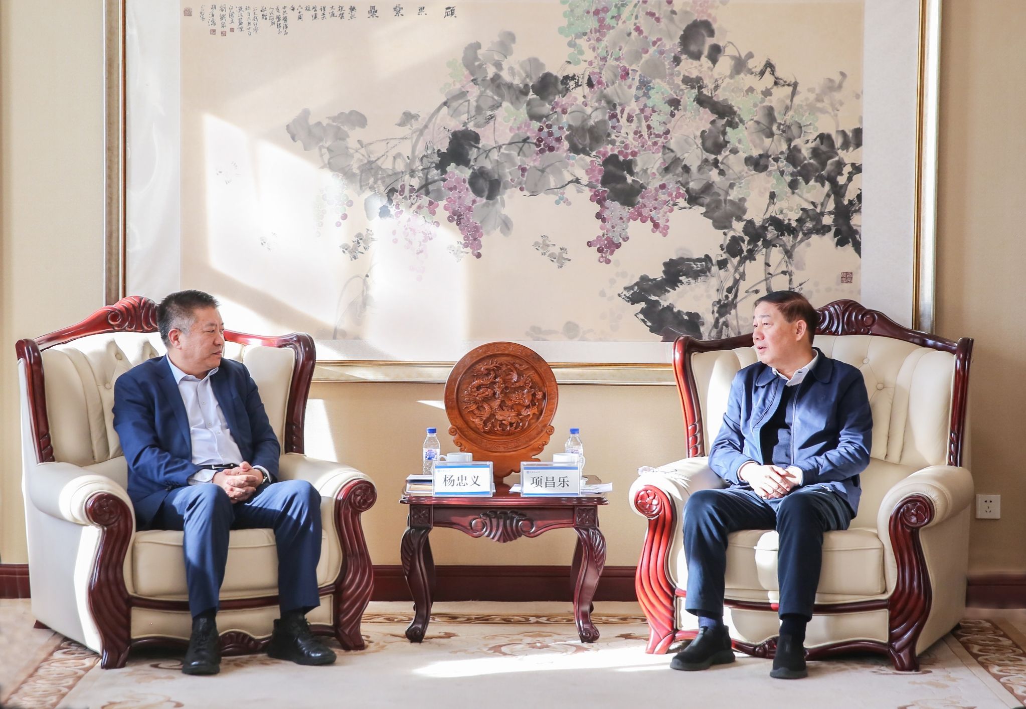 【服務(wù)振興】中冶焦耐工程技術(shù)有限公司黨委書記、董事長楊忠義一行來校訪問交流